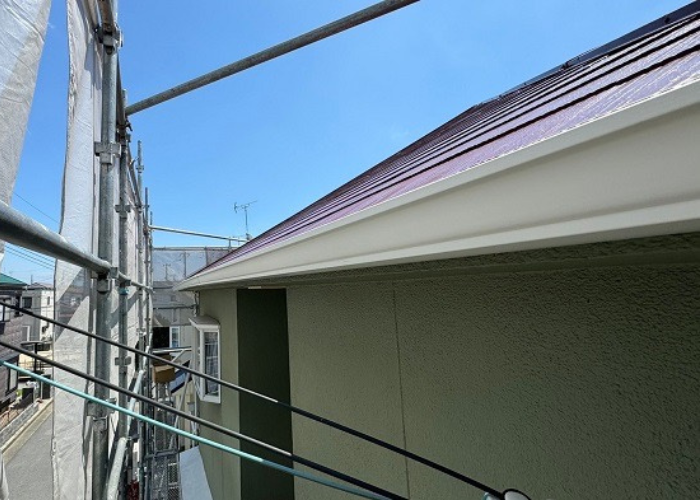 雨樋工事で塩ビ鋼板雨樋へ交換した後の様子