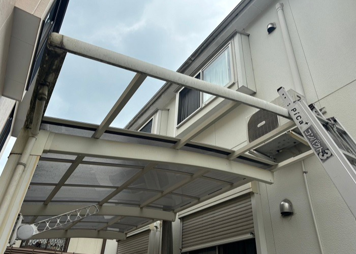 大阪市でカーポート屋根の脱着を行った後の様子