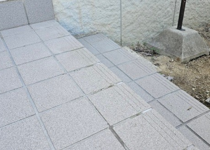 吹田市でタイルの欠け及び目地の低価格な修理が完了