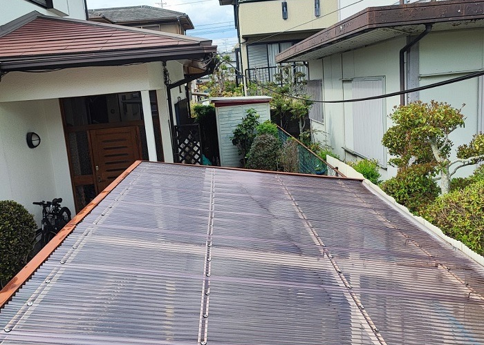 茨木市　カーポート屋根をポリカ波板へ貼り換えた後の様子