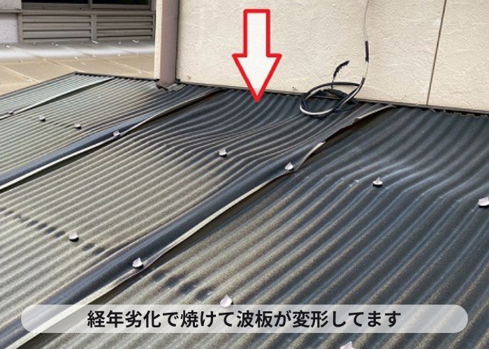 高槻市でストックヤードの波板交換を行う前の波板