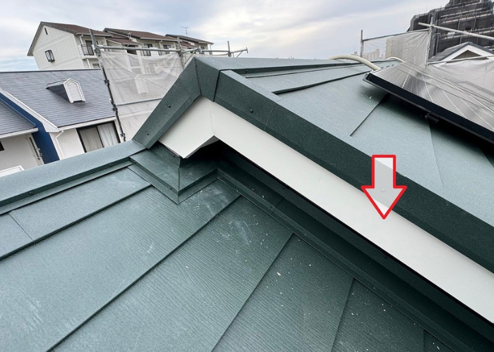 茨木市でガルバリウム鋼板を用いた破風板板金巻き工事を行った後の様子