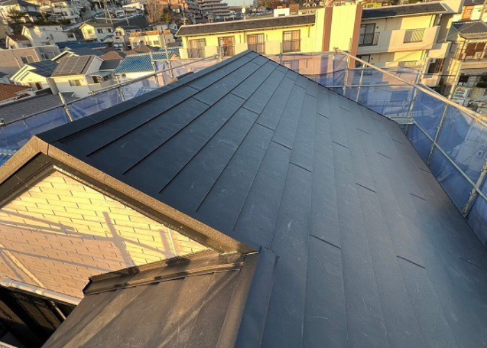 大阪府吹田市　屋根重ね葺き工事を行ったガルバリウム鋼板屋根