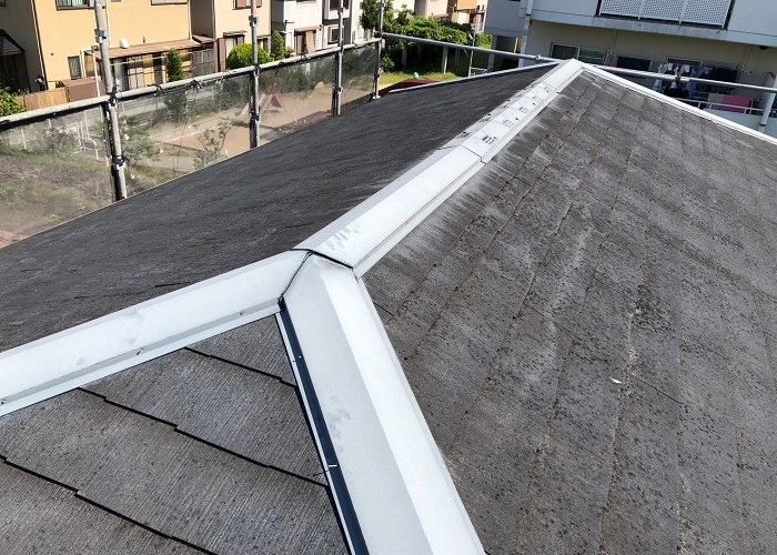 吹田市で棟板金交換を行う前の様子