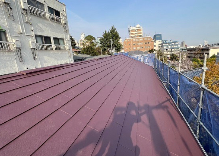 吹田市　カラーベスト屋根へカバー工法した後の様子